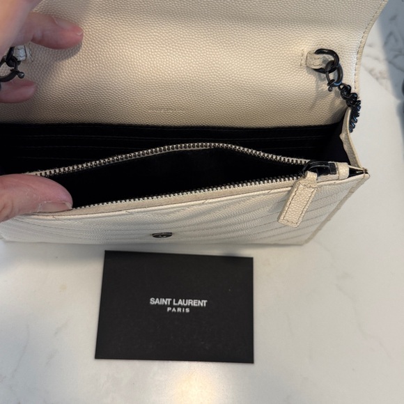 Yves Saint Laurent wallet on chain - Picture 10 of 13